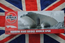images/productimages/small/Narrow Road Bridge Broken Span Airfix A72012 1;72 voor.jpg